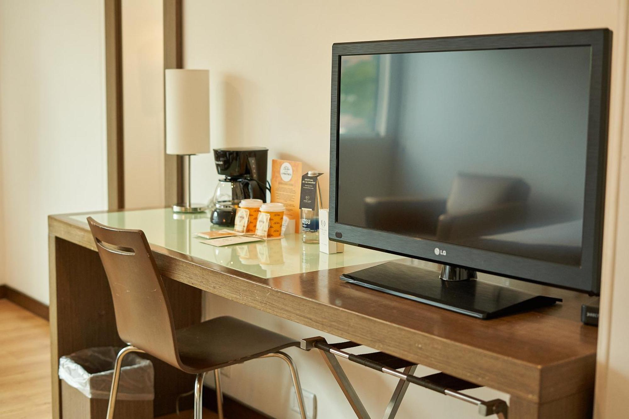 Aparthotel Poblado Alejandria By Housy Host 4*